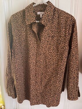 crown & ivy Brown Leopard Print Button-Up Blouse